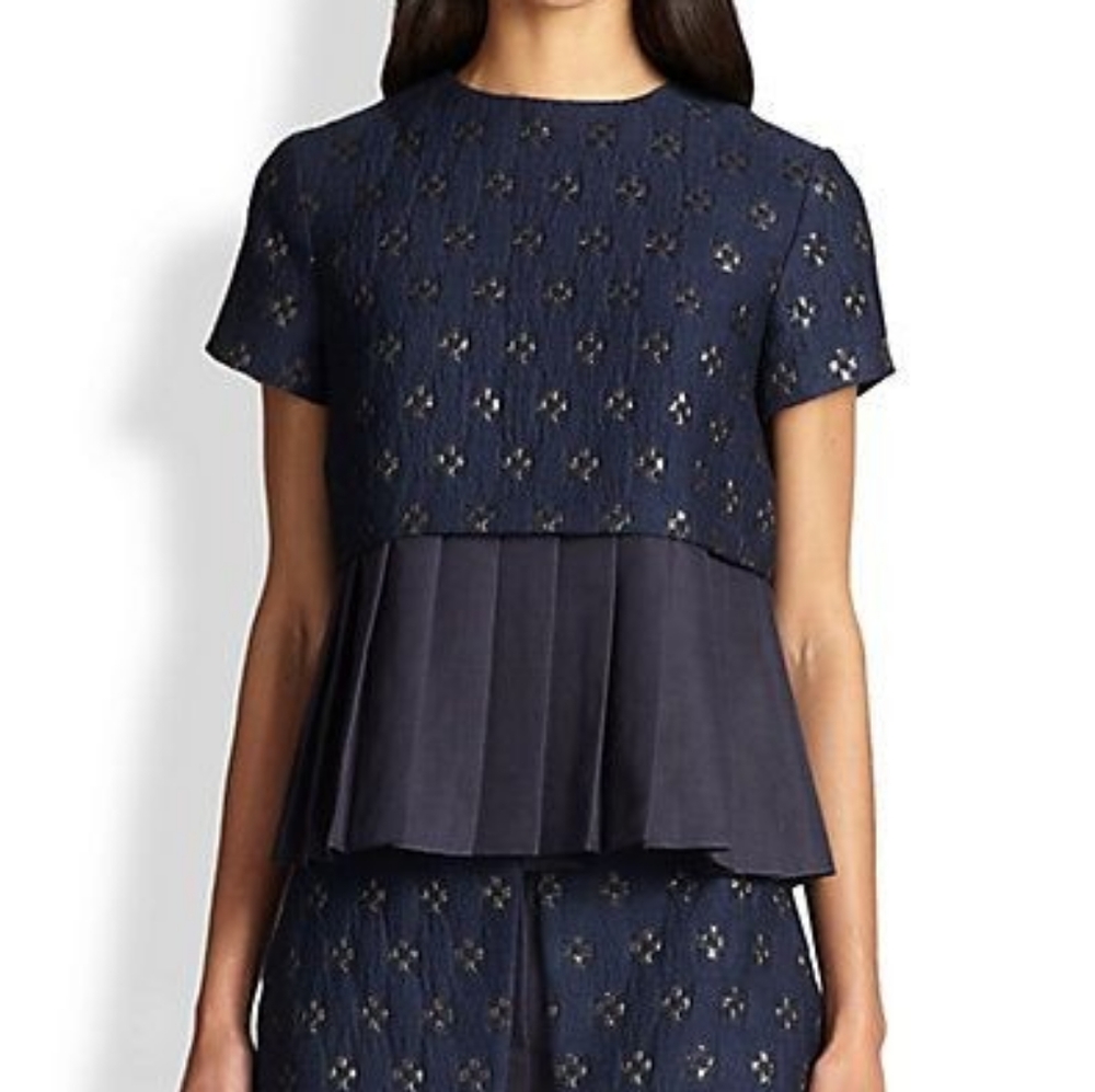 SUNO Short Sleeve Pleated Jacquard Peplum Top In Navy 4.